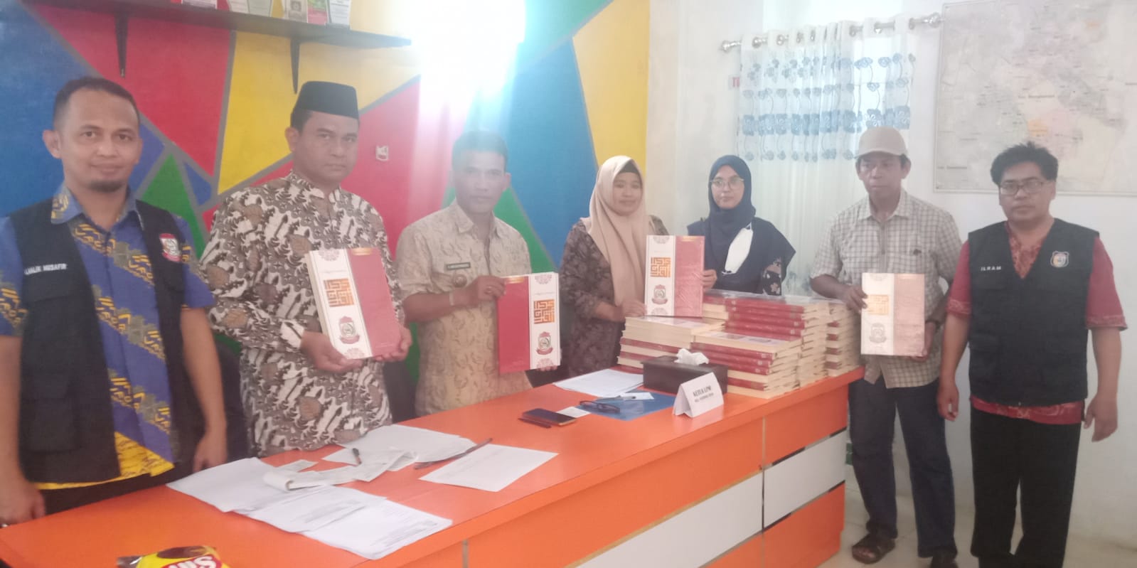 Penyaluran Alquran Sebanyak 108 di Kelurahan Sudiang Raya